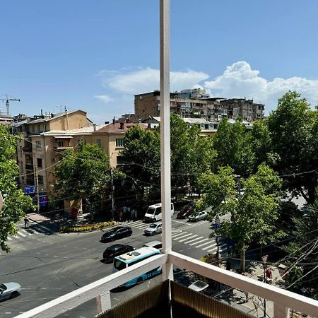California Hostel Γιερεβάν Εξωτερικό φωτογραφία