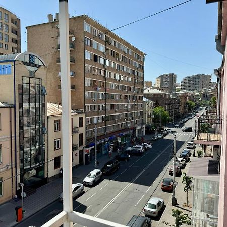 California Hostel Γιερεβάν Εξωτερικό φωτογραφία