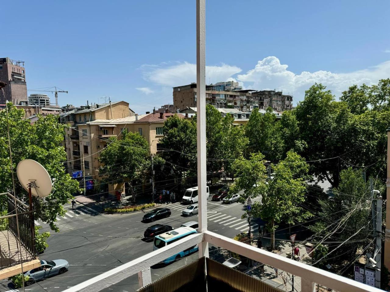 California Hostel Γιερεβάν Εξωτερικό φωτογραφία