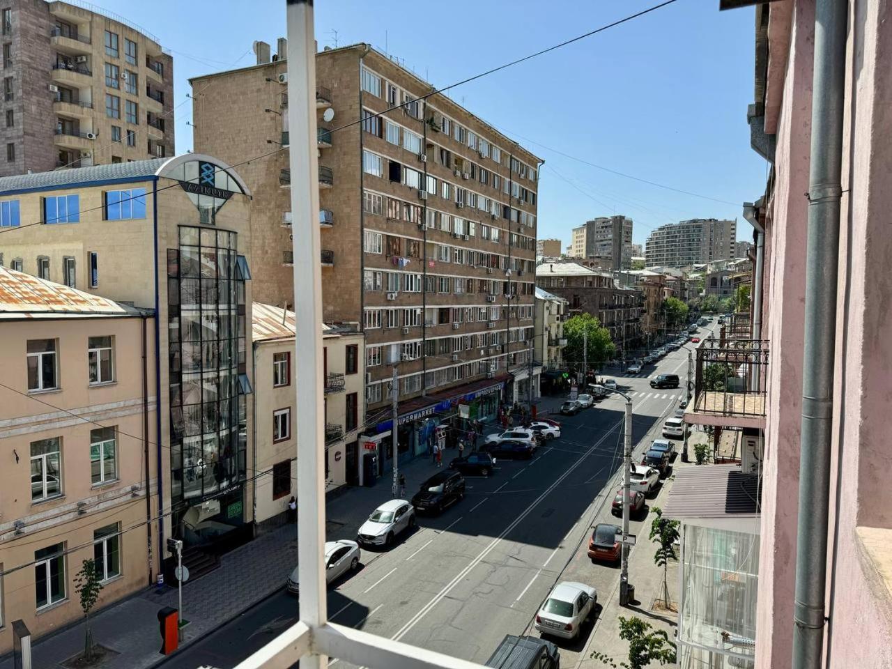California Hostel Γιερεβάν Εξωτερικό φωτογραφία