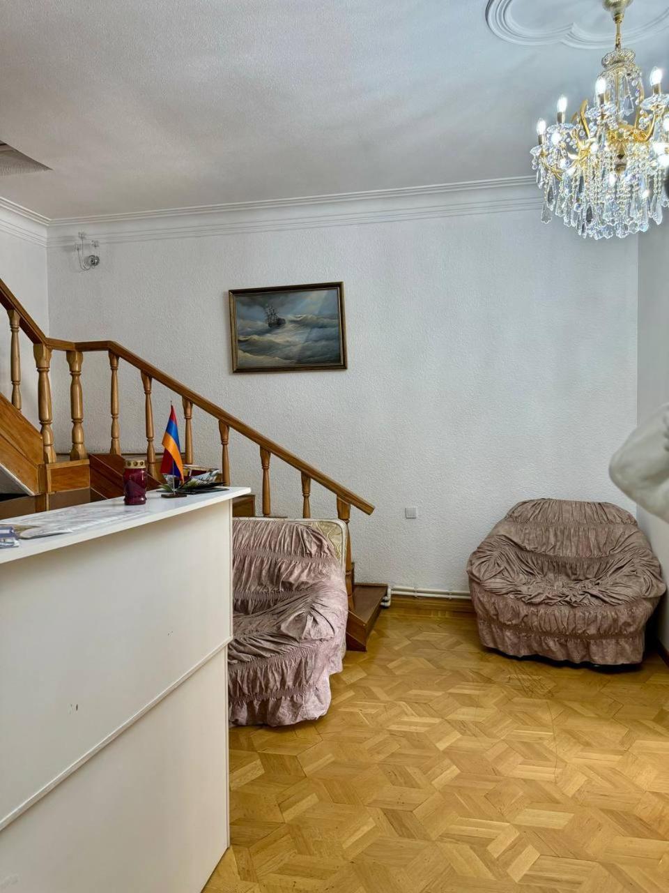 California Hostel Γιερεβάν Εξωτερικό φωτογραφία