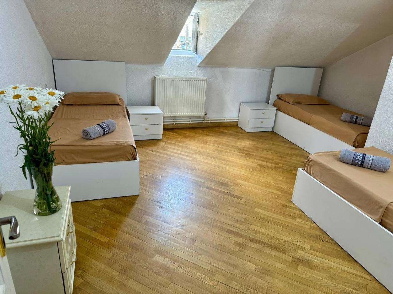California Hostel Γιερεβάν Εξωτερικό φωτογραφία