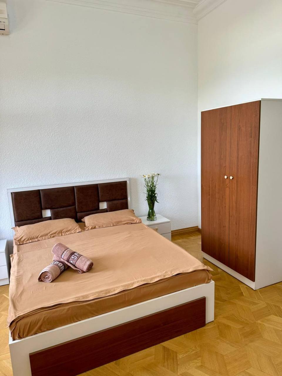 California Hostel Γιερεβάν Εξωτερικό φωτογραφία
