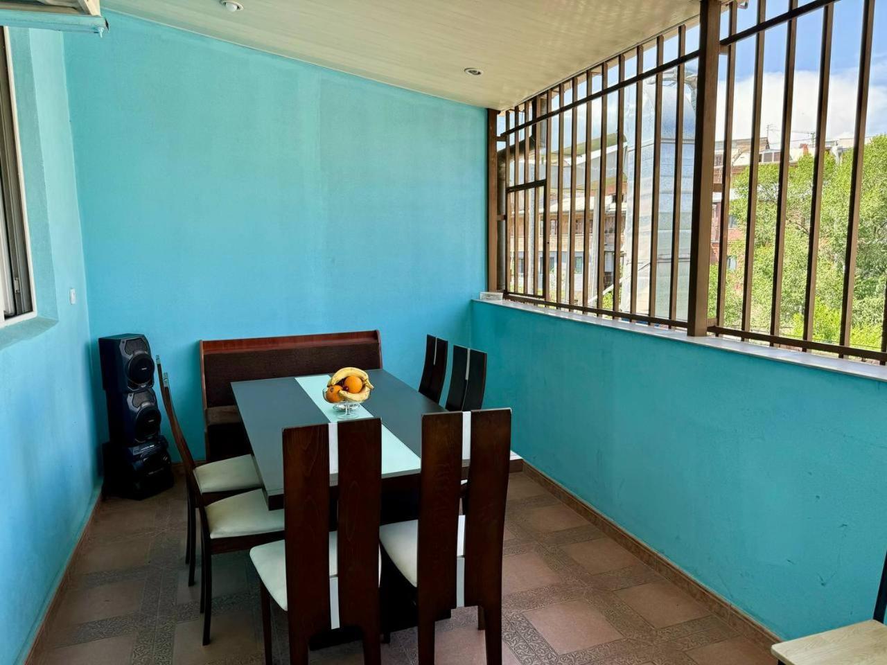 California Hostel Γιερεβάν Εξωτερικό φωτογραφία