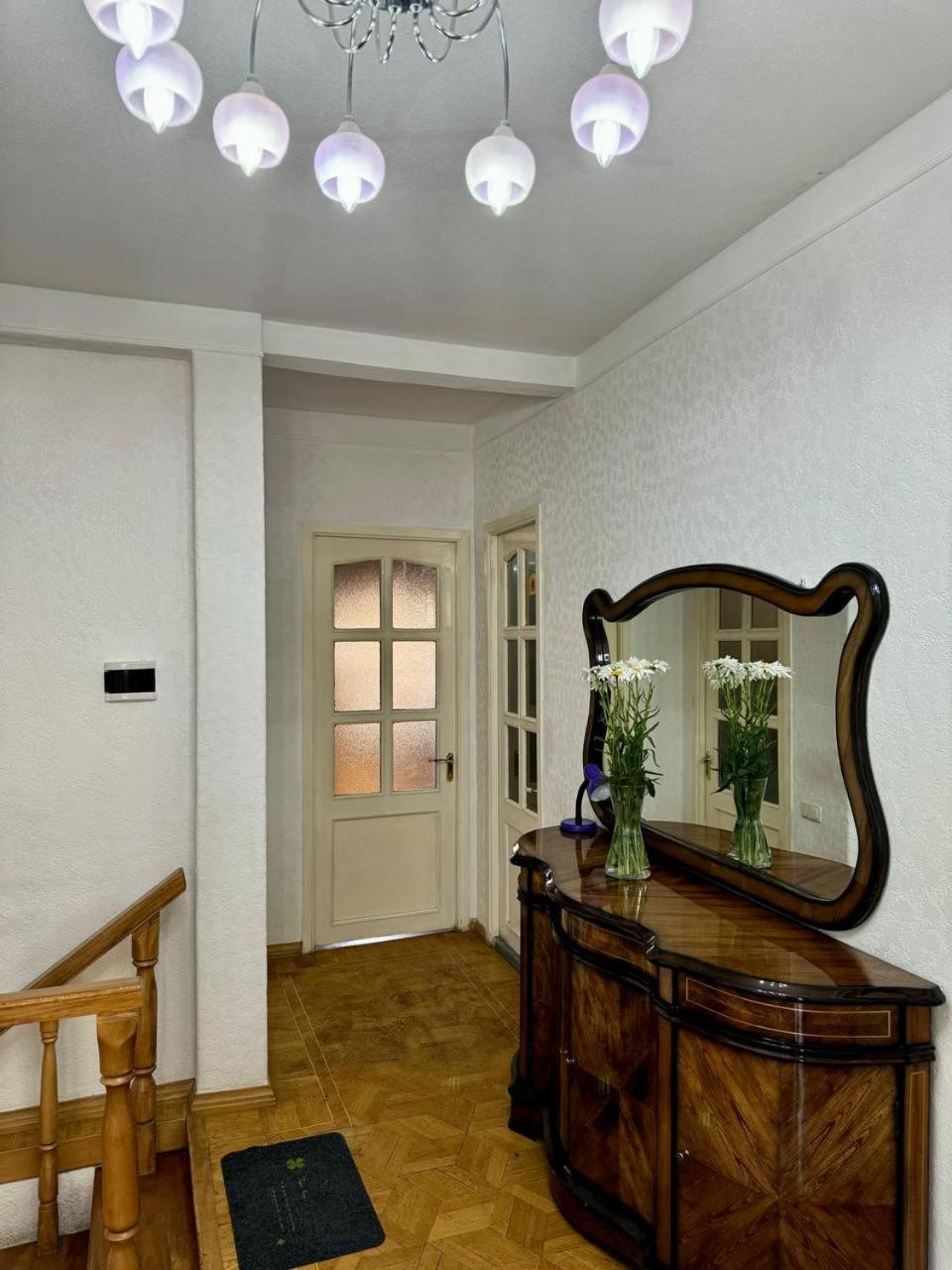 California Hostel Γιερεβάν Εξωτερικό φωτογραφία