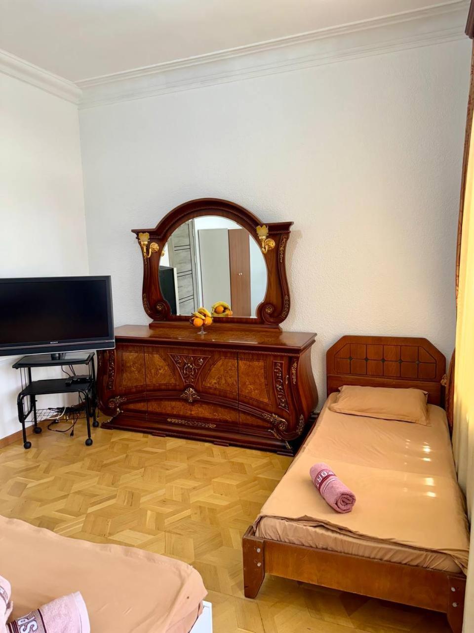 California Hostel Γιερεβάν Εξωτερικό φωτογραφία